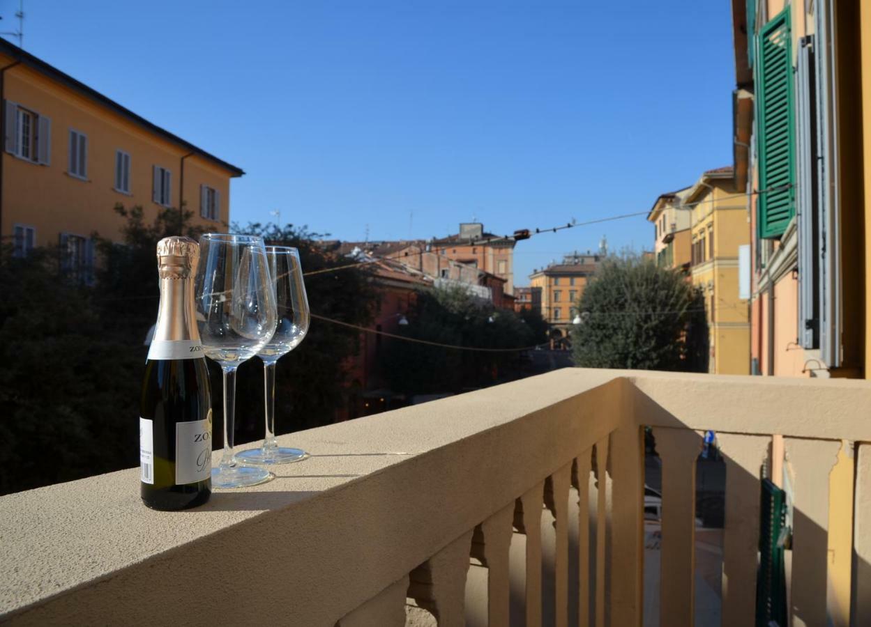 Charming Flat Righi Bologna Apartment Bagian luar foto